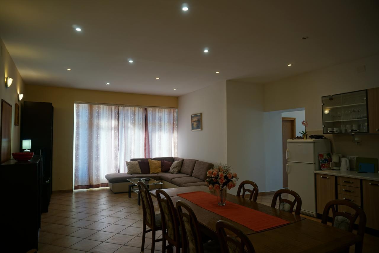 Apartments Ivancic Novi Vinodolski Esterno foto